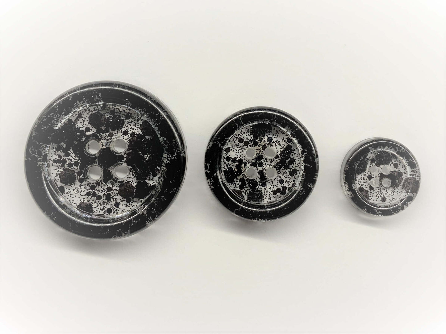 Black Buttons - B008