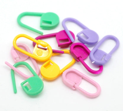 Locking Stitch Markers Pack of 20 (4 of each colour)
