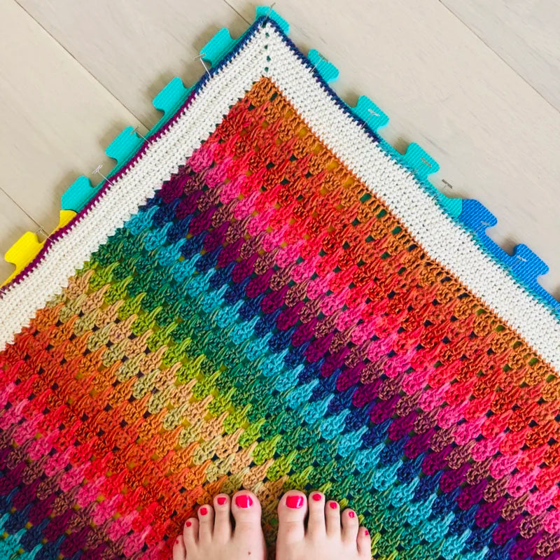 Big Larksfoot Rainbow Blanket by Haak Maar Raak - Yarn Kit