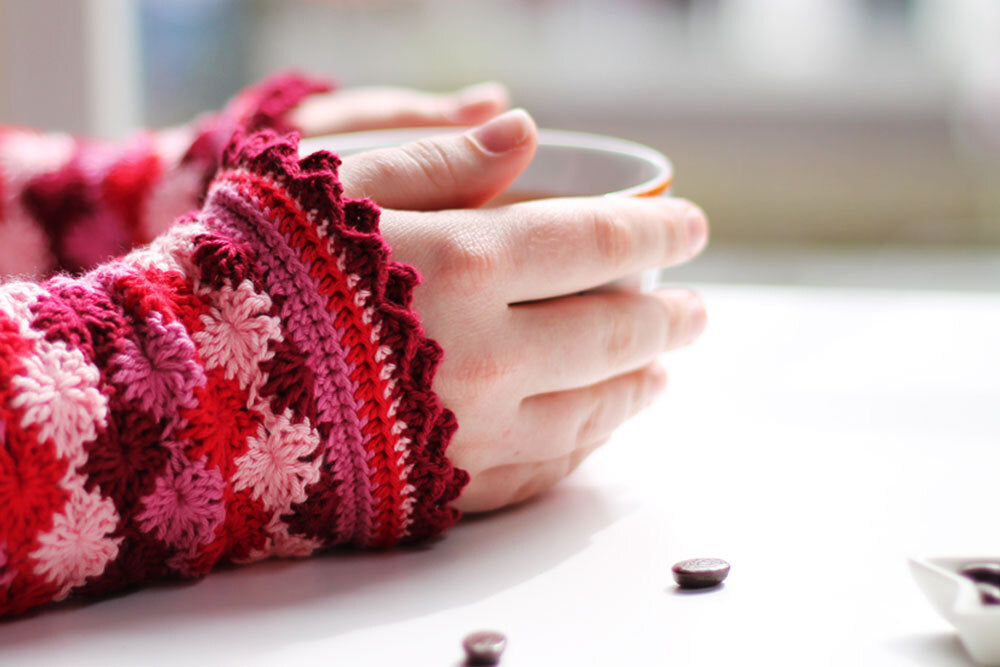 Catherine Wristies by Haak Maar Raak - Yarn Kit