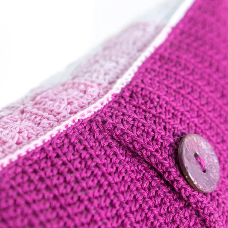 Skyline Pillow by Haak Maar Raak - Yarn Kit